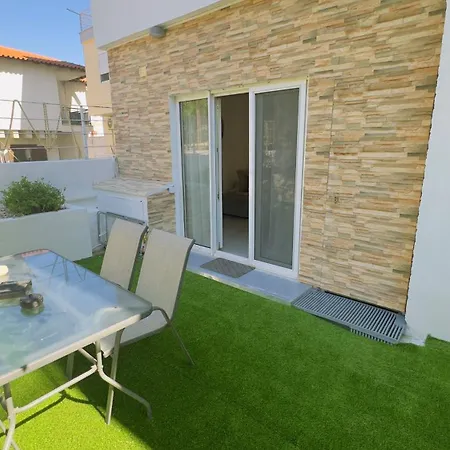 Garden With Private Jacuzzi Διαμέρισμα