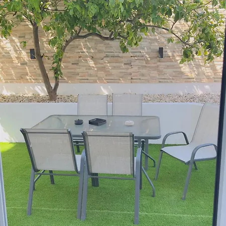 Garden With Private Jacuzzi *
